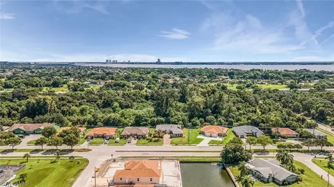 807-809 SE 24th Ave, Cape Coral, FL 33990