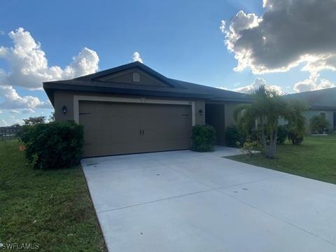 704 Evening Shade Ln, Lehigh Acres, FL 33974