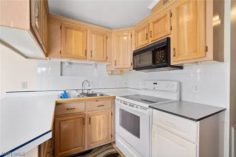 4550 Mayflower Way E, Estero, FL 33928 photo 10