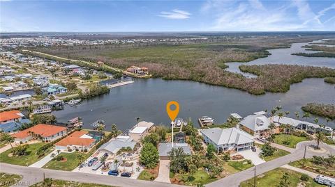 2724 Eighth Ave, Saint James City, FL 33956