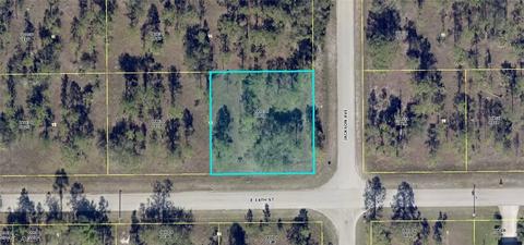 2807 E 14th St, Lehigh Acres, FL 33972