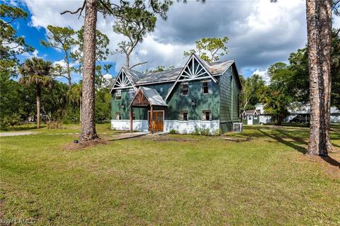1131 Woods Dr, Labelle, FL 33935
