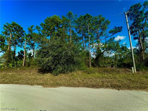941 Manresa Ave S, Lehigh Acres, FL 33974