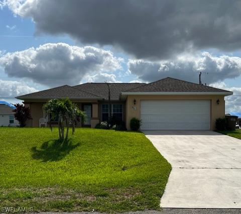 925 NE 4th Pl, Cape Coral, FL 33909