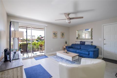 698 Royal Woods Dr #4, Fort Myers, FL 33908