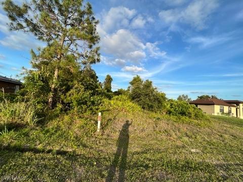 908 Sunniland Blvd, Lehigh Acres, FL 33971