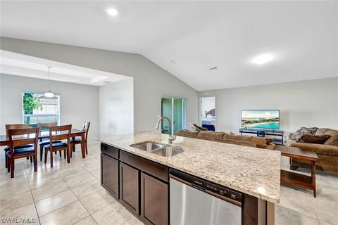 700 NW 8th Ter, Cape Coral, FL 33993