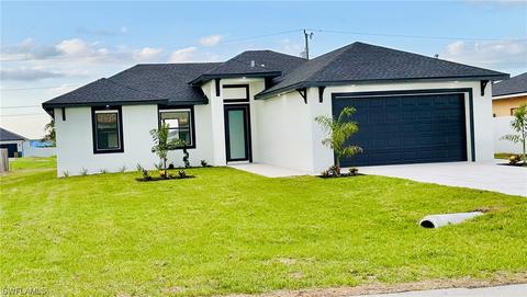 1009 NE 9th St, Cape Coral, FL 33909