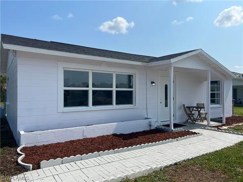 2253 8th Pl, Lehigh Acres, FL 33936