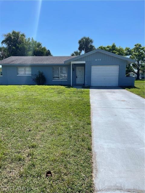 614 Grandview Ct, Lehigh Acres, FL 33936