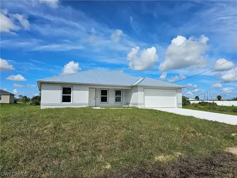 9030 Green Cir, Labelle, FL 33935