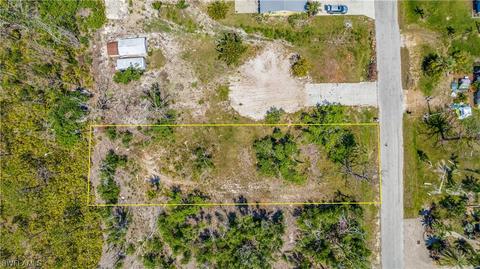3692 Tangerine Dr, Saint James City, FL 33956
