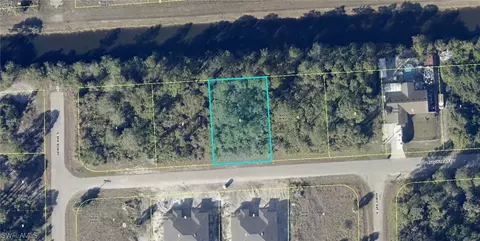 1113 Augusta St E, Lehigh Acres, FL 33974