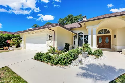 4993 Berkeley Dr, Naples, FL 34112 photo 3