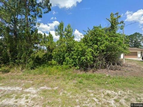 617 Columbus Blvd S, Lehigh Acres, FL 33974