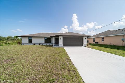 812 Mckinley Ave, Lehigh Acres, FL 33972