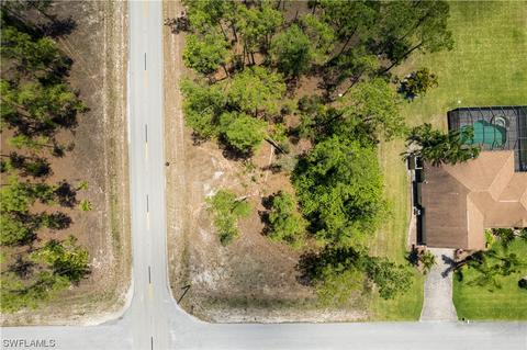 800 E 14th St, Lehigh Acres, FL 33972 photo 5