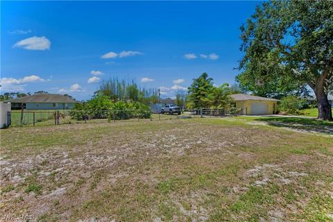 3909 5th St W, Lehigh Acres, FL 33971