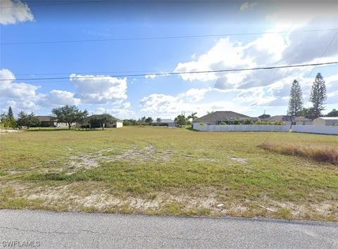 210 NE 20th Ter, Cape Coral, FL 33909