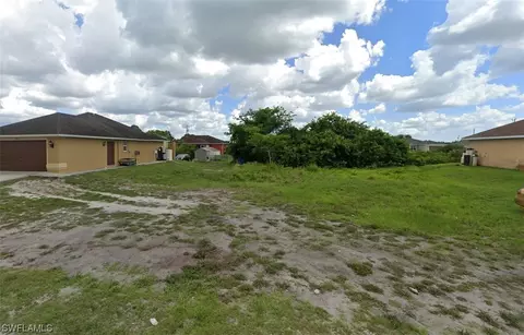 2705 23rd St SW, Lehigh Acres, FL 33976