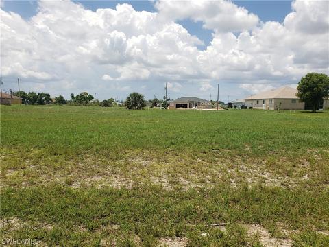 202 NW 6th Ter, Cape Coral, FL 33993