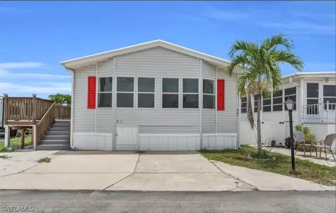 5513 Black Pug Dr, Fort Myers, FL 33908