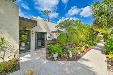 202 Pinebrook Dr, Fort Myers, FL 33907