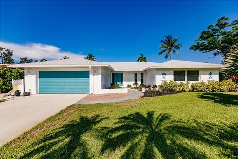 72 Pebble Beach Blvd, Naples, FL 34113