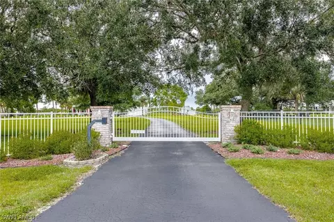 1323 Frontier Cir, Labelle, FL 33935 photo 4