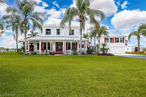 1323 Frontier Cir, Labelle, FL 33935