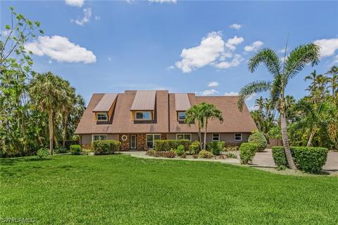 5925 Briarcliff Rd, Fort Myers, FL 33912