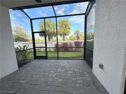 7464 Rockefeller Dr, Naples, FL 34119 photo 4