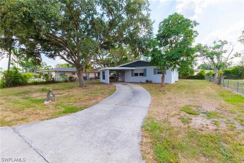 2417 Hibiscus Rd, Fort Myers, FL 33905