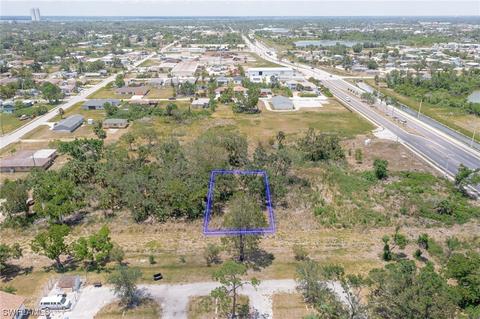 Stella St, Fort Myers, FL 33916
