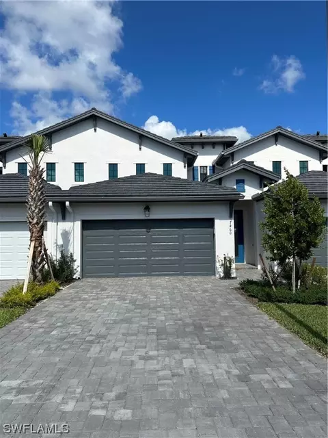 7460 Rockefeller Dr, Naples, FL 34119