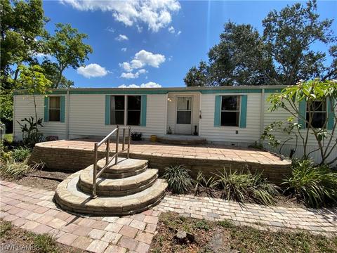 8375 Grady Dr, North Fort Myers, FL 33917