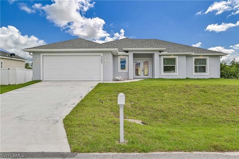 3207 37th St SW, Lehigh Acres, FL 33976