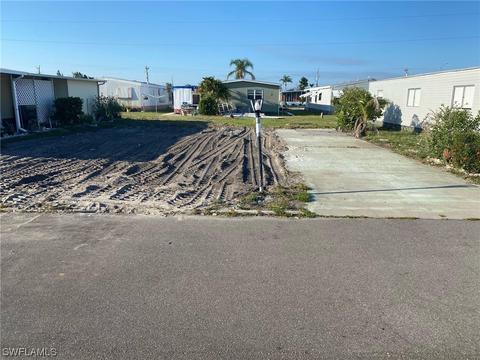 3318 Rainbow Ln, North Fort Myers, FL 33903