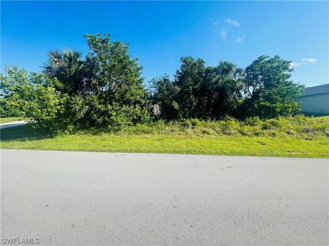 4612 5th St W, Lehigh Acres, FL 33971