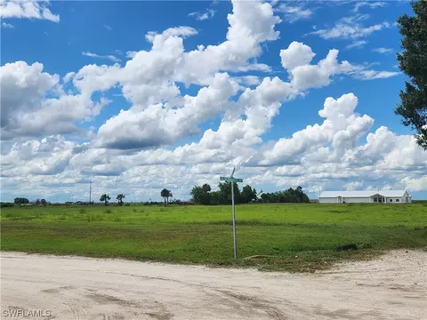 411 Elderberry Ave, Moore Haven, FL 33471