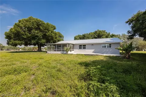 Exterior - 1453 River Rd, Moore Haven, FL 33471 photo 7 of 9
