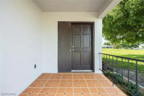 Exterior - 1453 River Rd, Moore Haven, FL 33471 photo 2 of 9