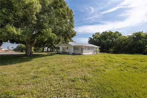 Exterior - 1453 River Rd, Moore Haven, FL 33471 photo 8 of 9