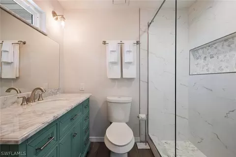 Bath - 1453 River Rd, Moore Haven, FL 33471 photo 2 of 2