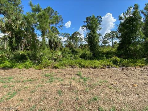 3405 73rd St W, Lehigh Acres, FL 33971