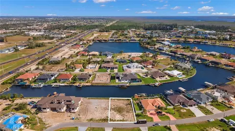 3224 SW 3rd Ln, Cape Coral, FL 33991