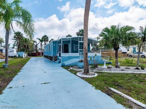 16905 Windcrest Dr, Fort Myers, FL 33908