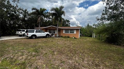 633 Carolina Ave, Fort Myers, FL 33905