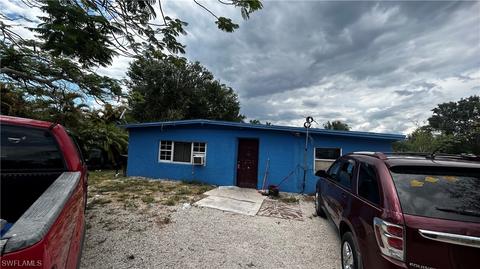 4811 Hunters Green Dr, Fort Myers, FL 33905