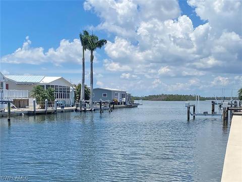 29 Doubloon Way, Fort Myers Beach, FL 33931